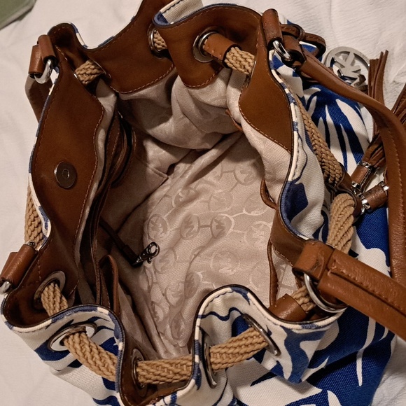Michael Kors Floral Print Tote Bag - Picture 9 of 13